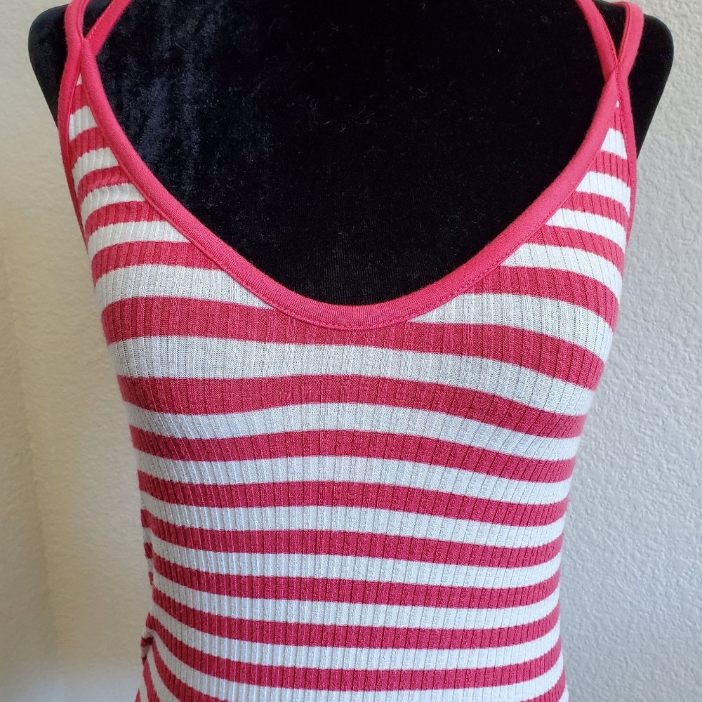 ♡♡♡♡♡ NWOT Criss- cross back top - Picture 9 of 11